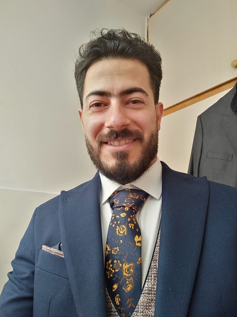 فرهاد اکبری