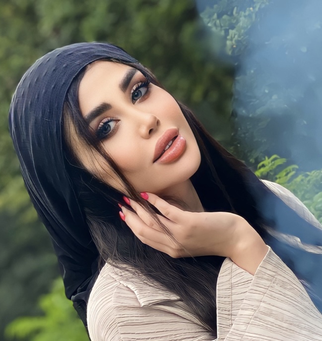 سحر محمودآبادی